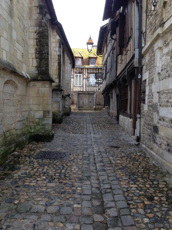 Appartement Le Notre Dame Honfleur Exterior foto